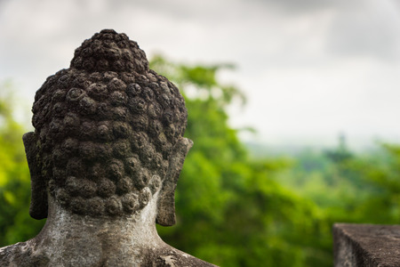 Historische Entwicklung der Klangschalen-Therapie von Tibet bis ins heutige Deutschland