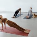 Yoga für Kinder und Jugendliche: Spielerische Übungen für einen gesunden Start