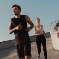 Yoga nach der Geburt: Rückbildung, Regeneration und Selbstfürsorge