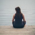 Wissenschaftliche Grundlagen von Entspannungstechniken: Wie wirken Autogenes Training und Progressive Muskelrelaxation?
