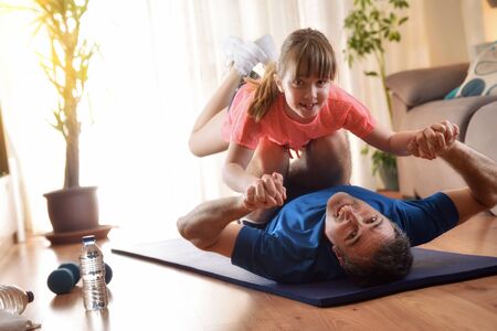 Familienyoga: Gemeinsame Praxis für mehr Verbundenheit und Wohlbefinden