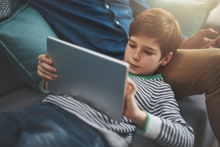Kinder und Jugendliche im Digital Detox: Wege zu einem gesunden Umgang mit Medien