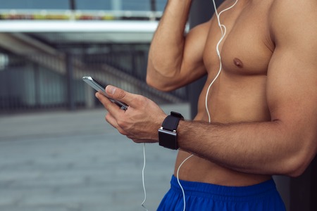 Selbstmitgefühl im digitalen Zeitalter: Umgang mit sozialen Medien und Online-Stress
